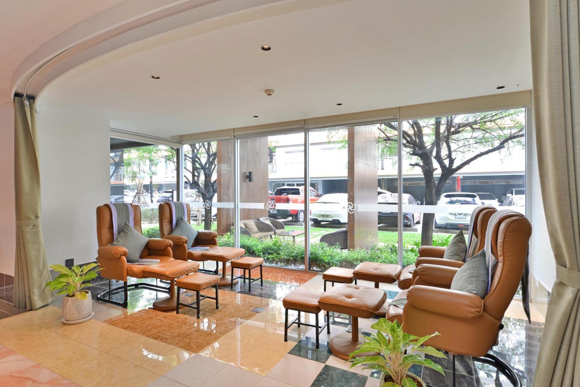 The Grass Serviced Suites Pattaya Exteriér fotografie
